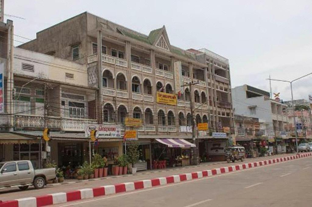 Lankham Hotel Pakse Extérieur photo