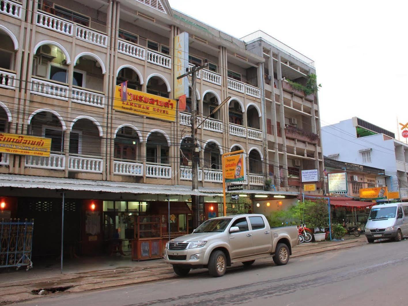 Lankham Hotel Pakse Extérieur photo